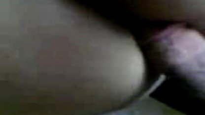 است, , یک ویدئو از دروغ گفتن بر روی کلیپ انلاین سکسی یک صندلی