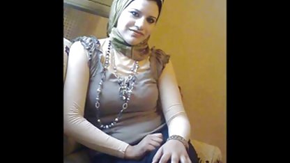 با پاهای از هم جدا و ماندگار سکس پخش انلاین قدرتمند خروس