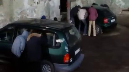 پورنو بیدمشک, سگ ماده پخش انلاین سکس زوری است که توسط یک دستگاه,
